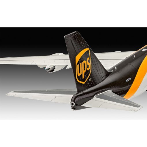 Revell Boeing 747-8F UPS