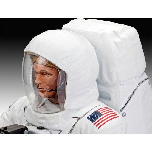 Revell Apollo 11 Astronaut on the Moon