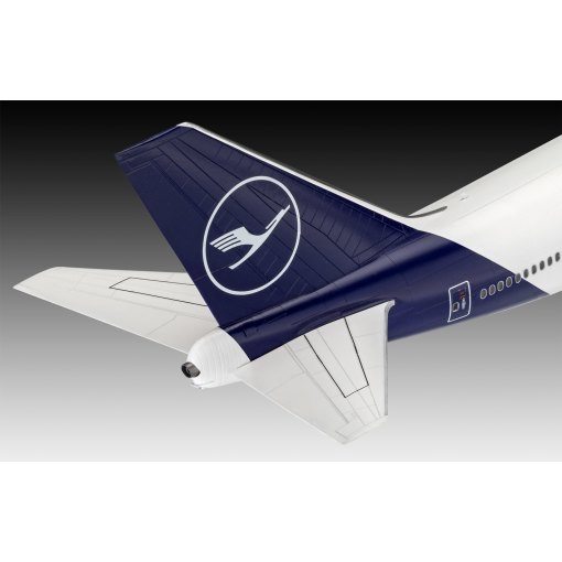 Revell Boeing 747-8 Lufthansa New Livery