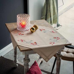 Vervaco Tafelkleed Sneeuwhaas en goudvink borduren (pakket) PN-0191788