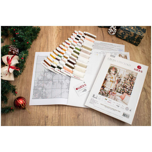 Luca-S White Santa With Christmas Tree borduren (pakket) BU5019