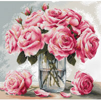 AVA Stitch Vase of Roses P090 borduren (pakket)