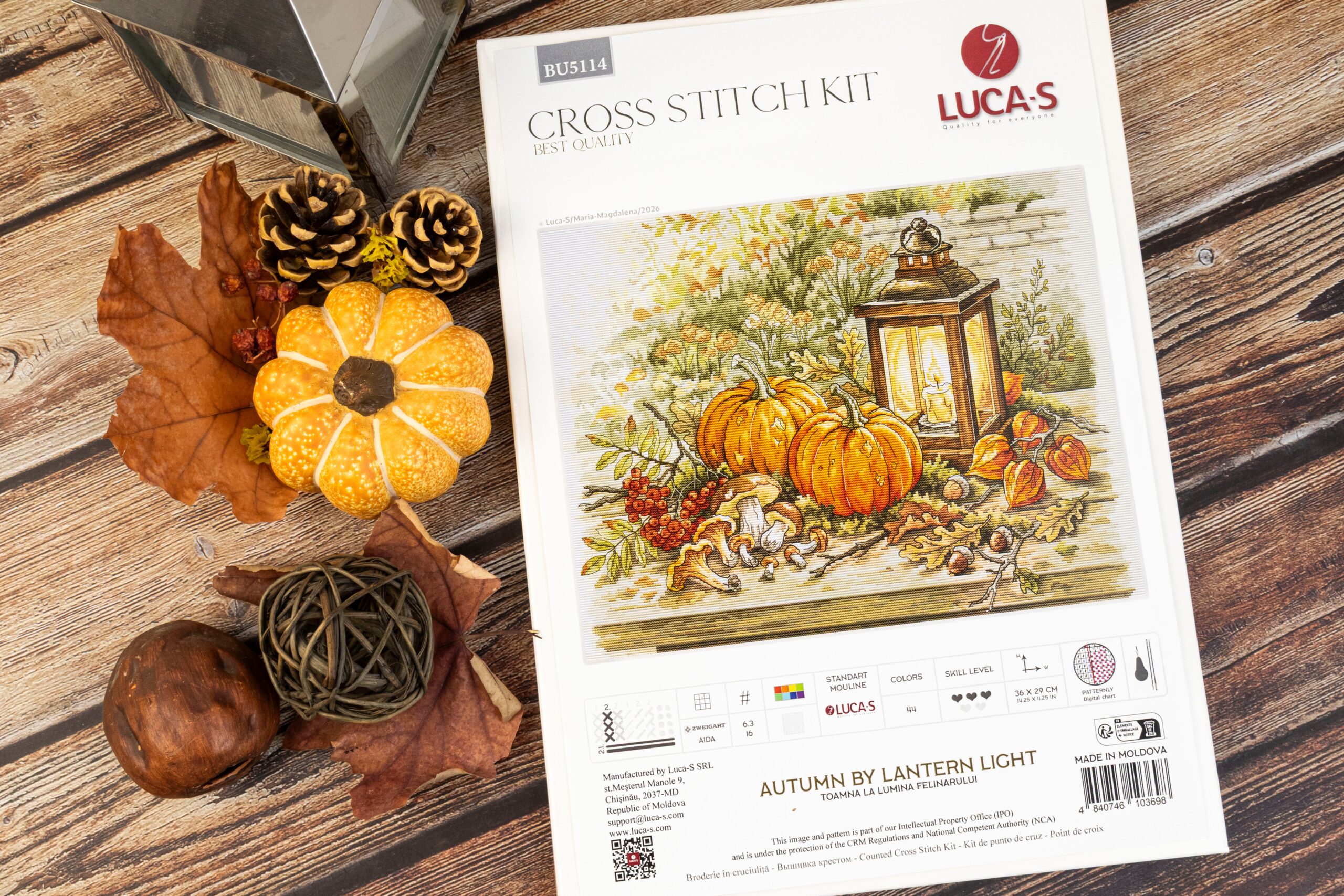 Luca-S Autumn by Lantern Light BU5114 borduren