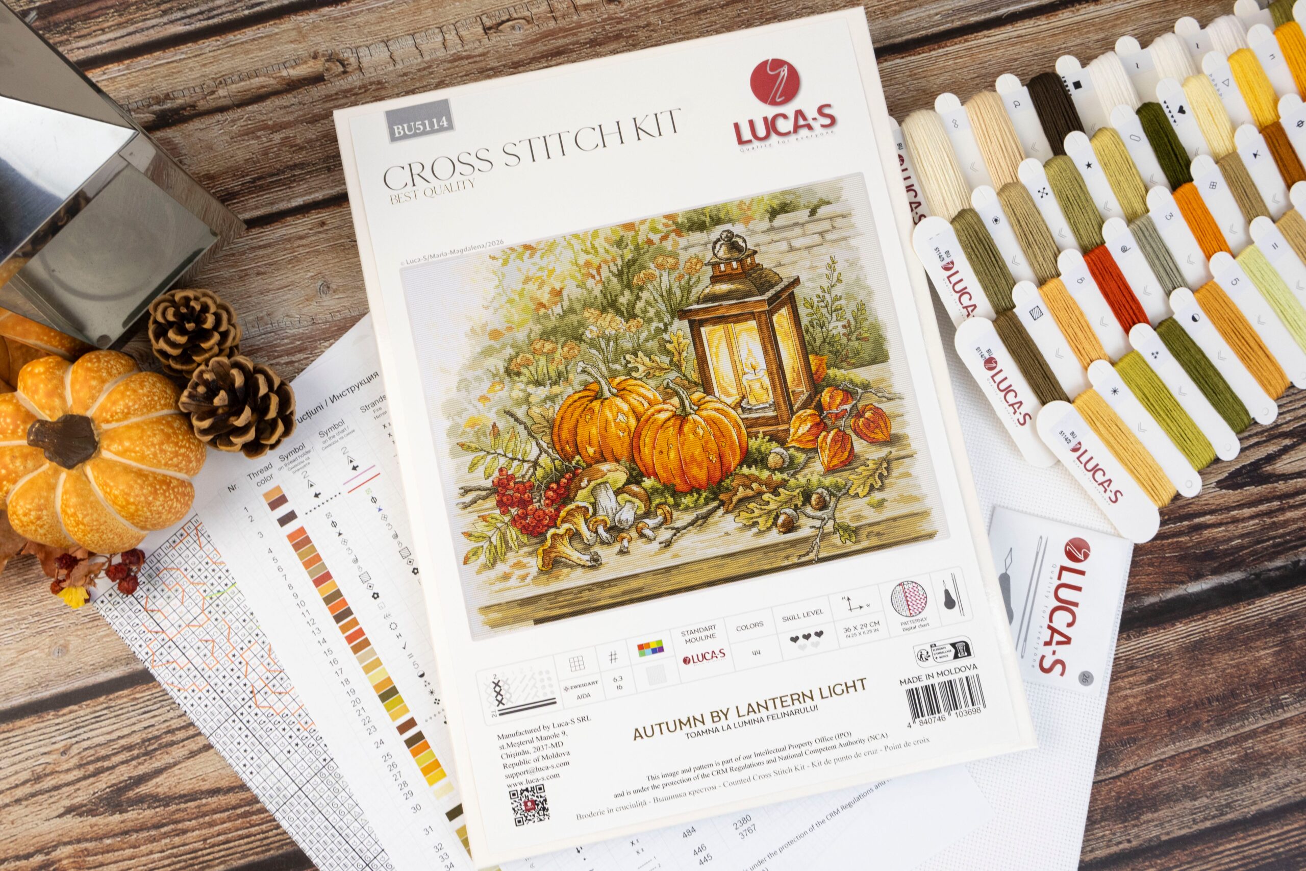 Luca-S Autumn by Lantern Light BU5114 borduren