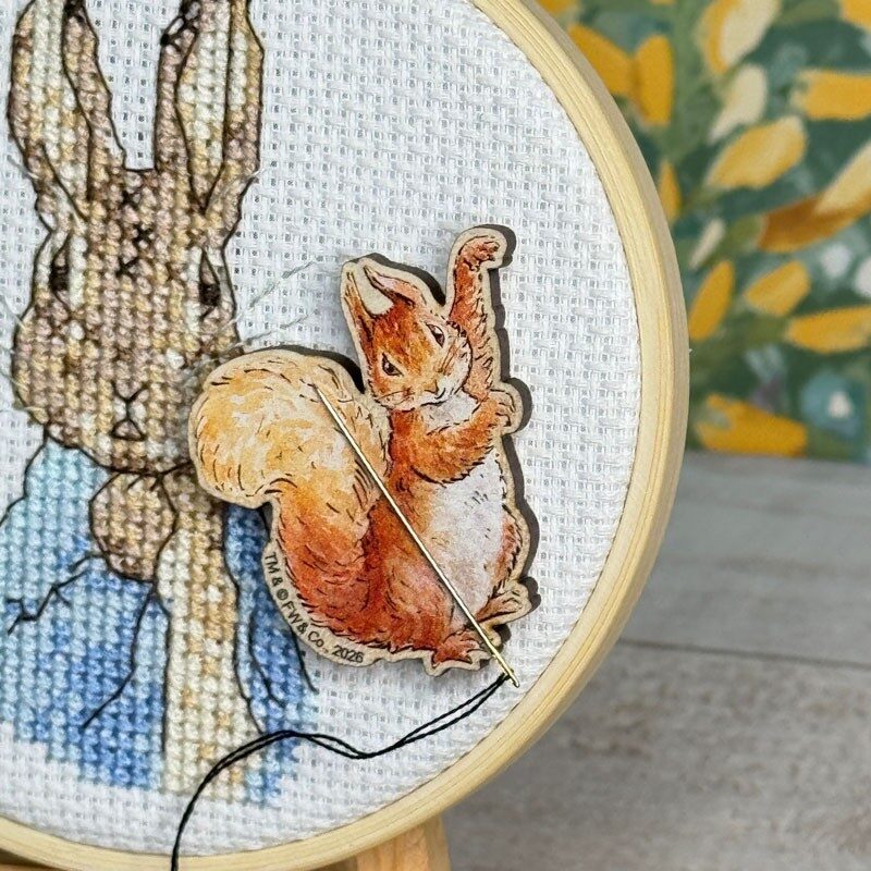 The Crafty Kit Company Wooden Needle Minder Squirrel Nutkin NMBP-018